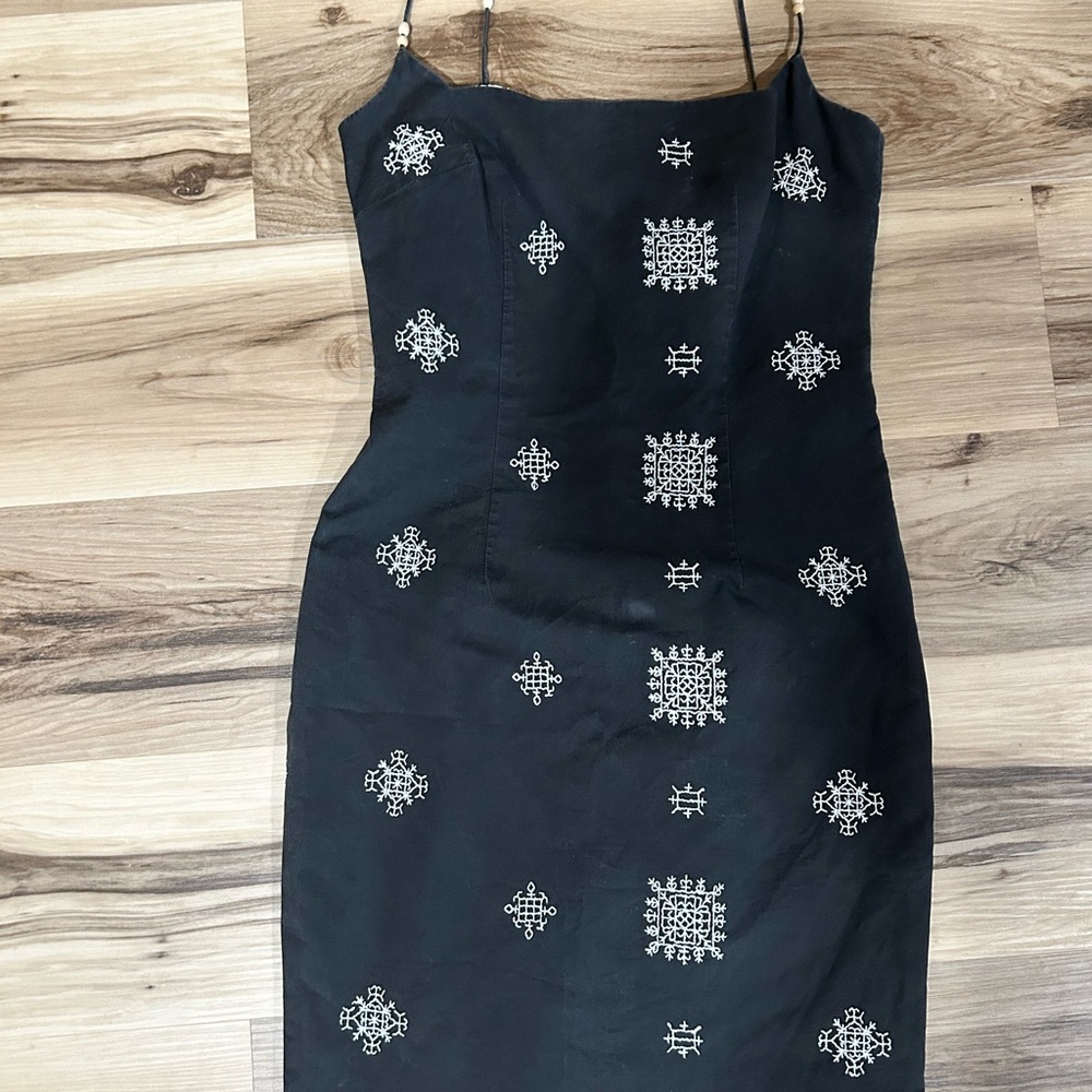 Laundry by Shelli Seagall Black Embroidered Dress